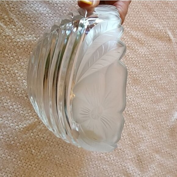 Anna Hutte Vintage Crystal 7" Diameter Floral Designed Funnel Exquisite 4"H Dish - Picture 4 of 8